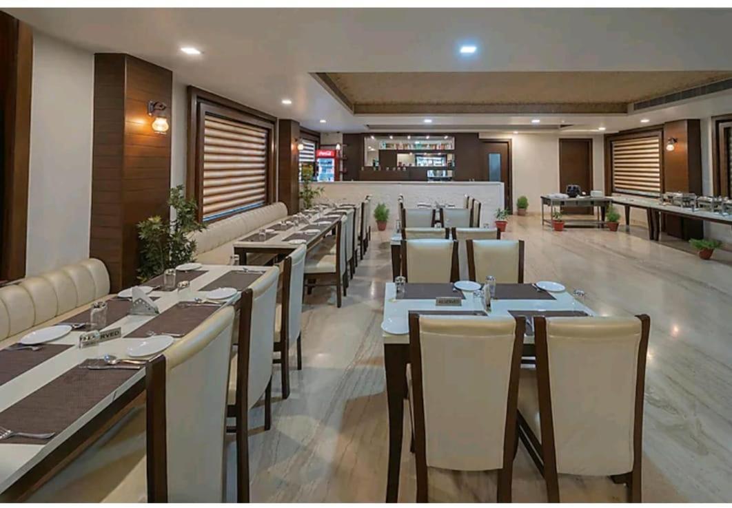 Hotel Agra Grande By Goyal Hoteliers מראה חיצוני תמונה