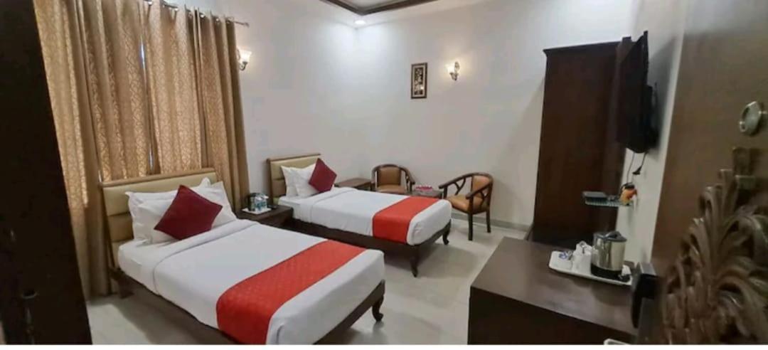 Hotel Agra Grande By Goyal Hoteliers מראה חיצוני תמונה