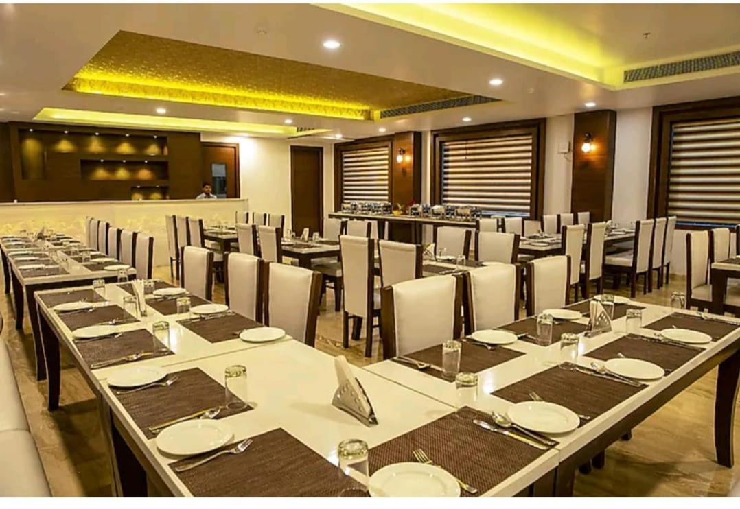 Hotel Agra Grande By Goyal Hoteliers מראה חיצוני תמונה