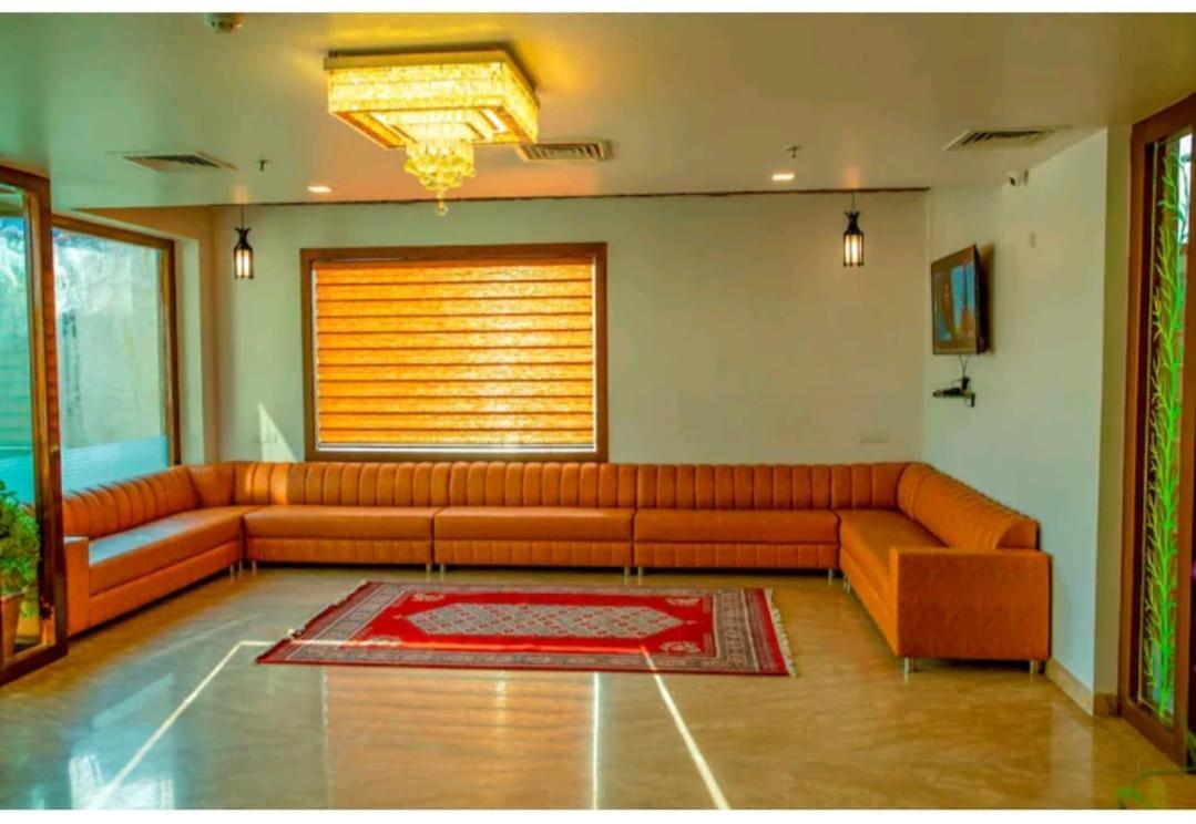 Hotel Agra Grande By Goyal Hoteliers מראה חיצוני תמונה