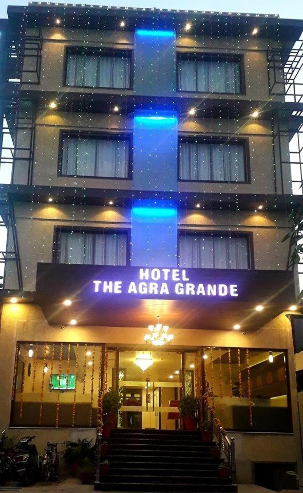 Hotel Agra Grande By Goyal Hoteliers מראה חיצוני תמונה