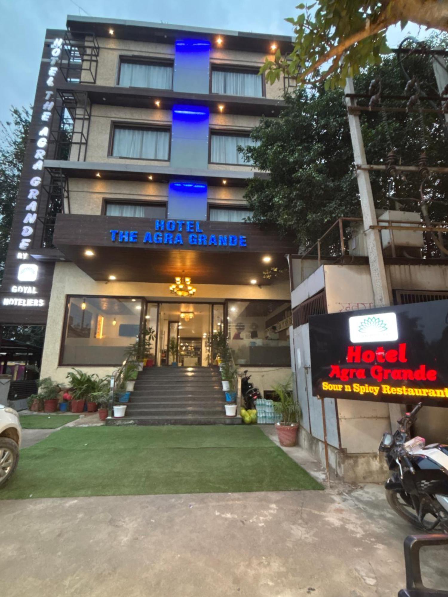 Hotel Agra Grande By Goyal Hoteliers מראה חיצוני תמונה