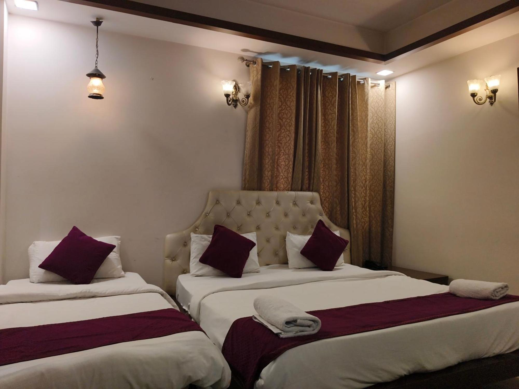 Hotel Agra Grande By Goyal Hoteliers מראה חיצוני תמונה